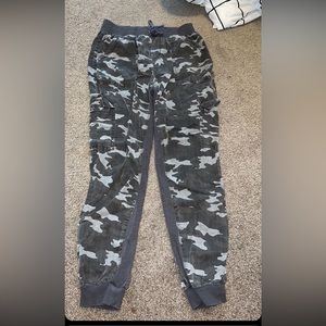 Size juniors 14 joggers/ sweats